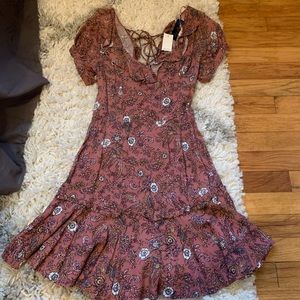 NWT Floral Mauve Dress Lace up